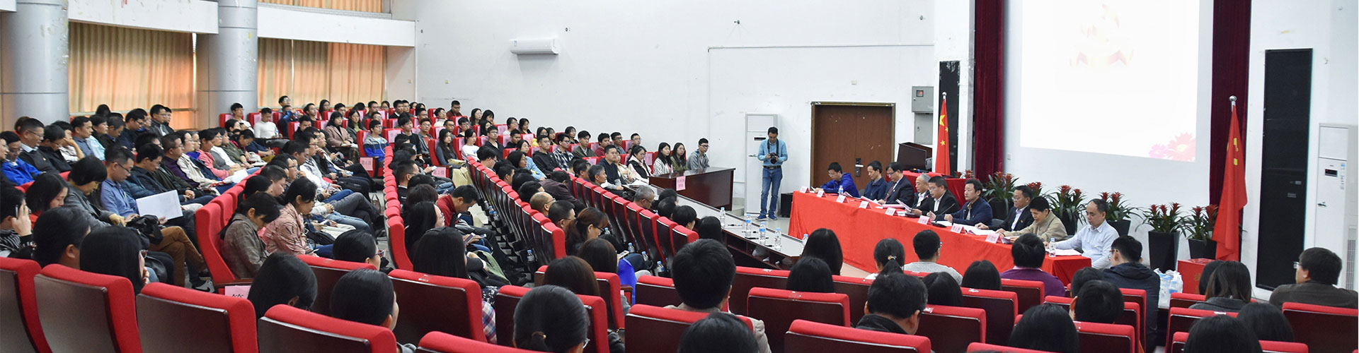 中国共产党恐怖暗网c小学生、软件学院委员会 党员代表大会隆重召开
